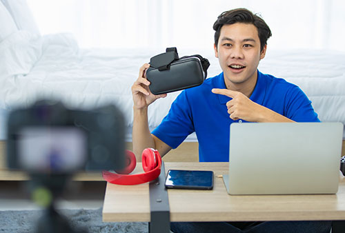 Maksimalkan Keputusan Pembelian dengan Review Blogger Indonesia: Strategi Terpercaya di Era Digital